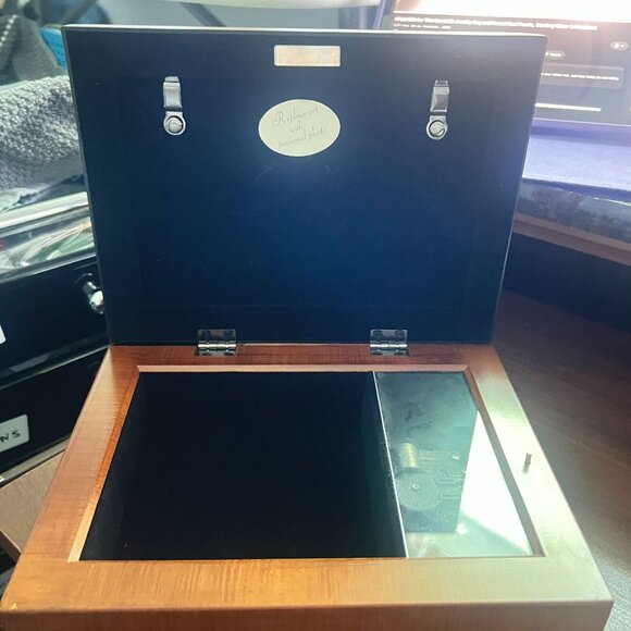 Sunkyo Wooden Musical Keepsake Box Plays On Eagles Wings Picture Frame Eagle - Picture 8 of 8